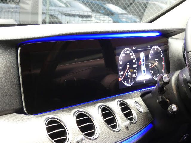 MERCEDES BENZ E-Class sedan