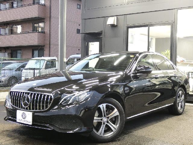 MERCEDES BENZ E-Class sedan