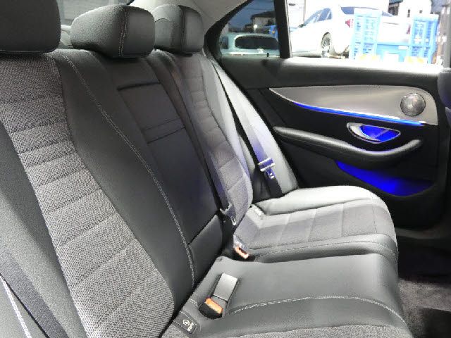 MERCEDES BENZ E-Class sedan