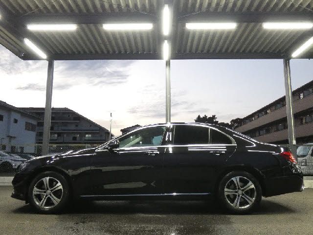 MERCEDES BENZ E-Class sedan