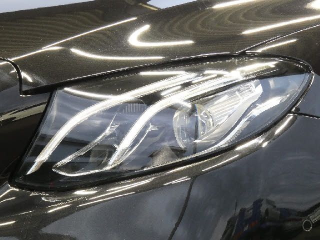 MERCEDES BENZ E-Class sedan