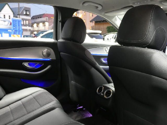 MERCEDES BENZ E-Class sedan