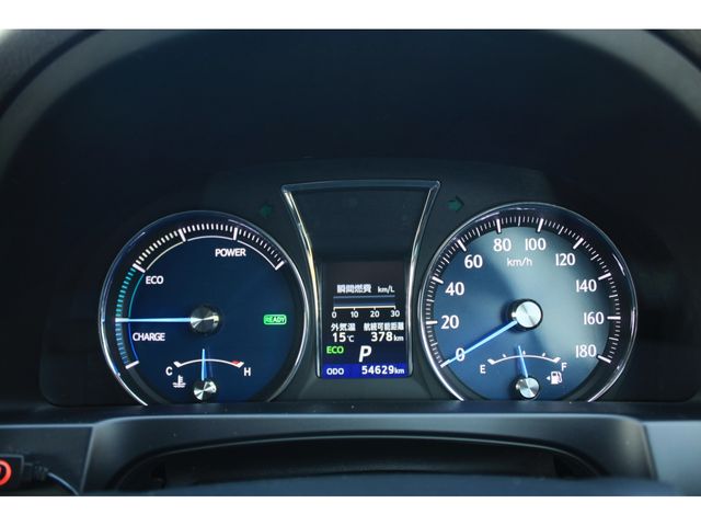 CROWN sedan hybrid