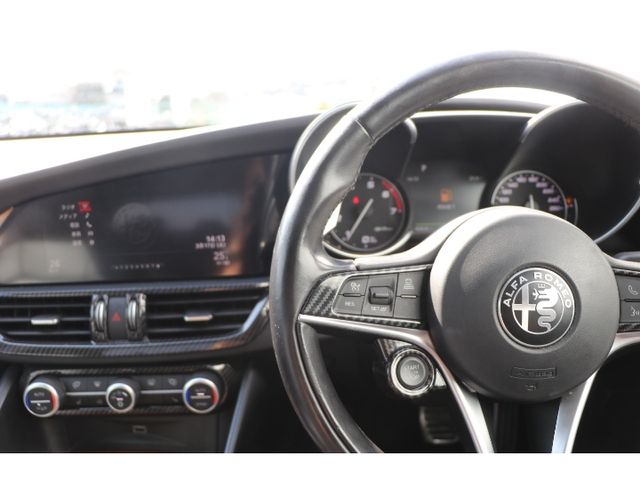 ALFAROMEO Giulia