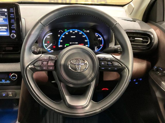 YARIS CROSS HYBRID