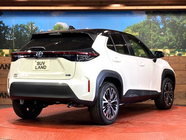 YARIS CROSS HYBRID