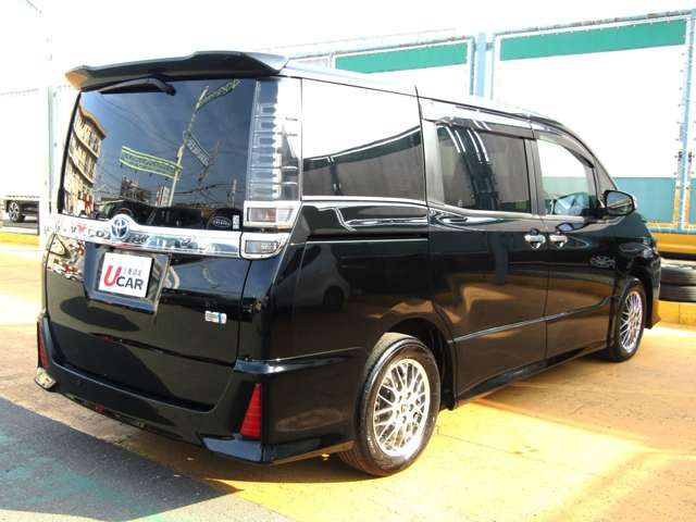 VOXY HYBRID