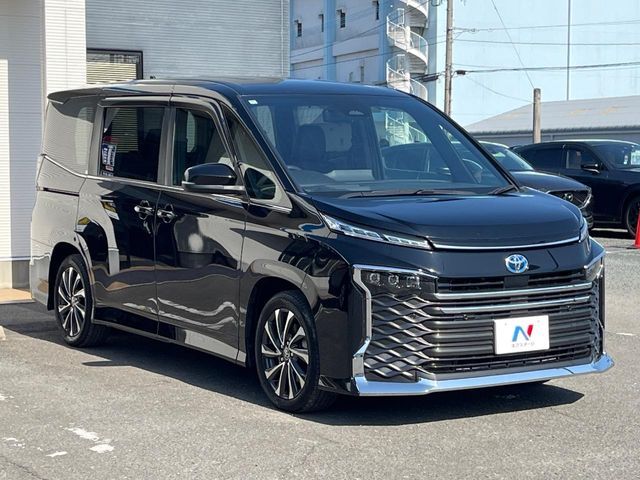 VOXY HYBRID