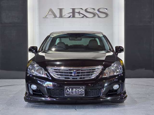 CROWN sedan hybrid
