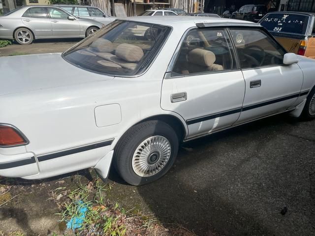 MARK2 sedan