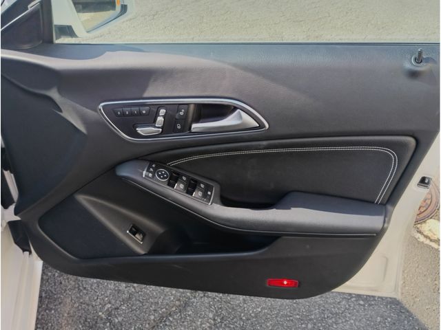 MERCEDES BENZ CLA Shooting Brake
