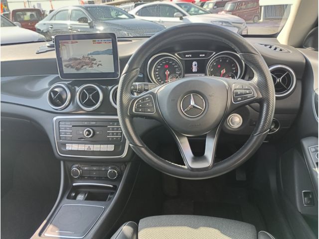 MERCEDES BENZ CLA Shooting Brake