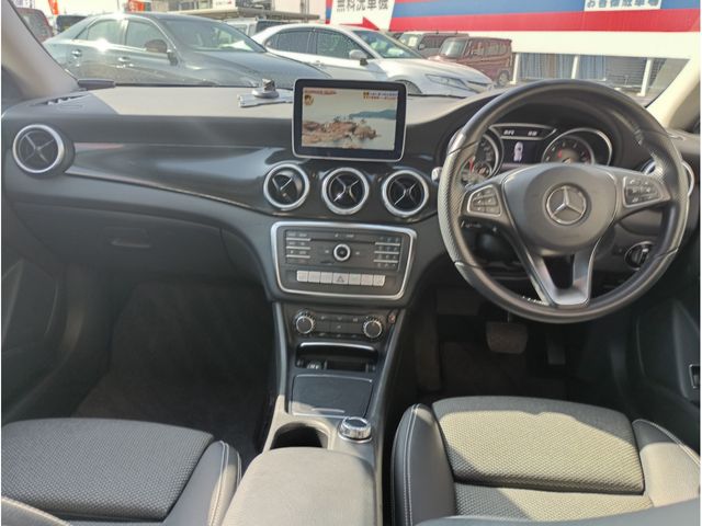 MERCEDES BENZ CLA Shooting Brake