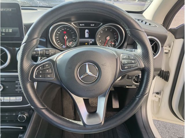 MERCEDES BENZ CLA Shooting Brake