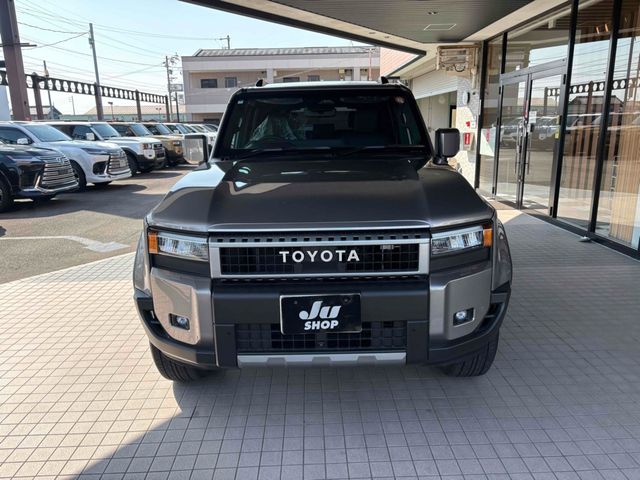 LANDCRUISER 250