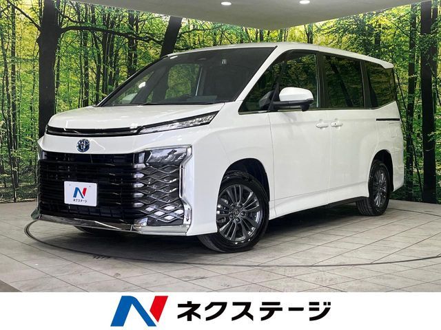 VOXY HYBRID 4WD