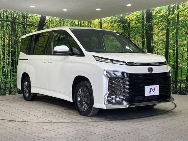 VOXY HYBRID 4WD