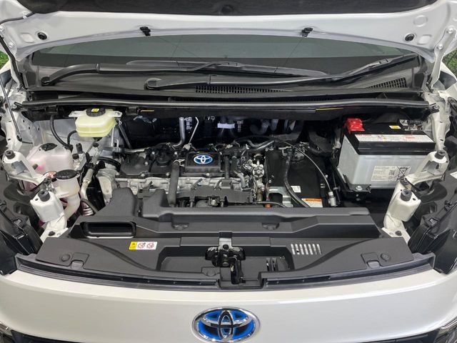 VOXY HYBRID 4WD