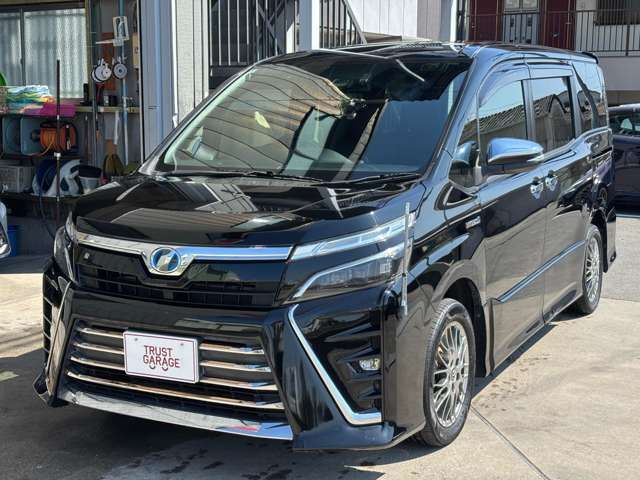 VOXY HYBRID