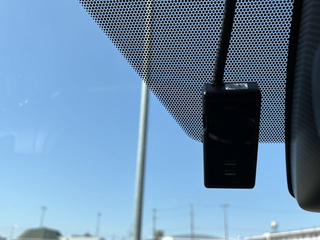VOXY HYBRID