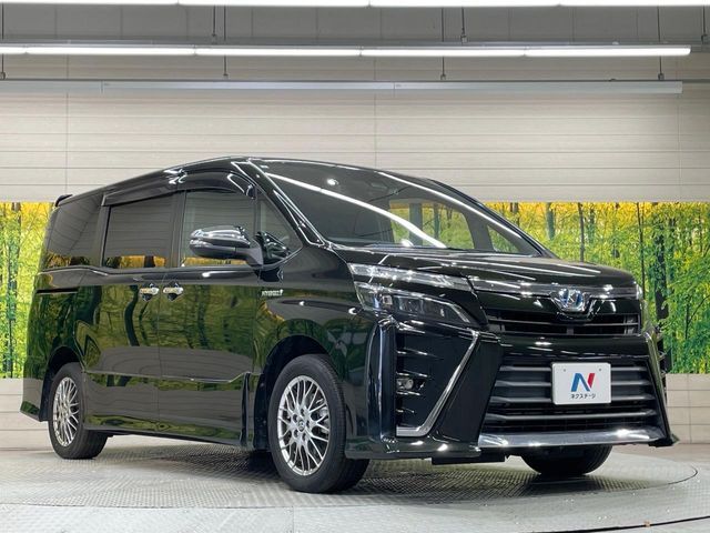 VOXY HYBRID