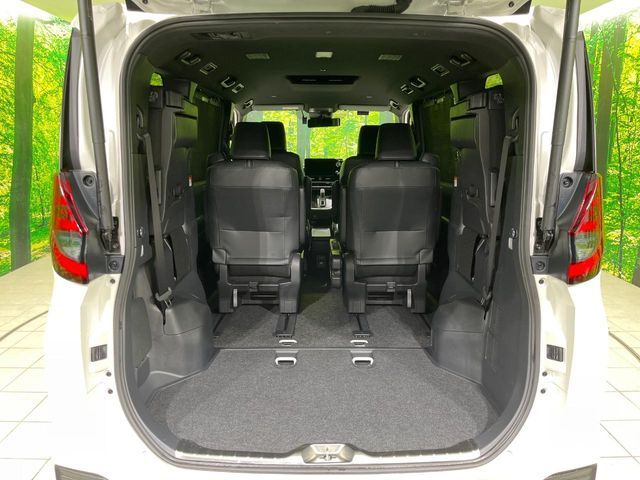 NOAH HYBRID 4WD
