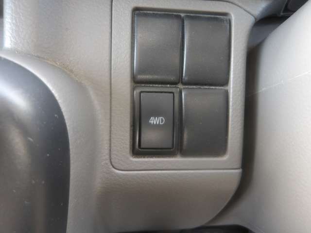 NV100 CLIPPER 4WD
