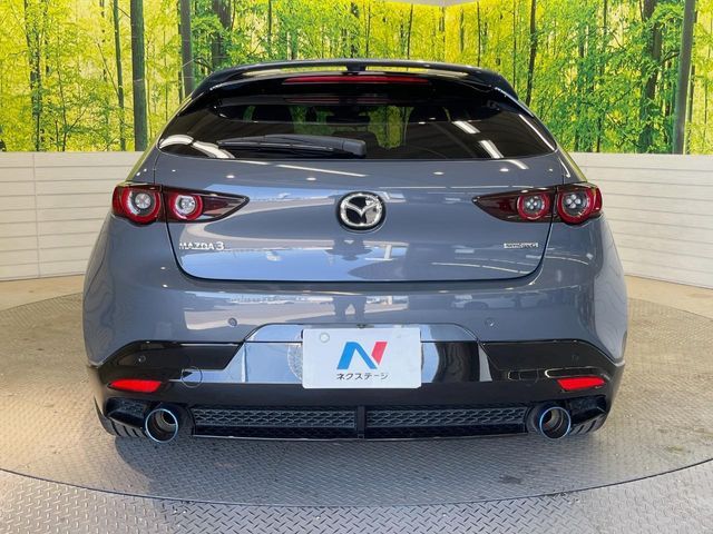 MAZDA3 FASTBACK
