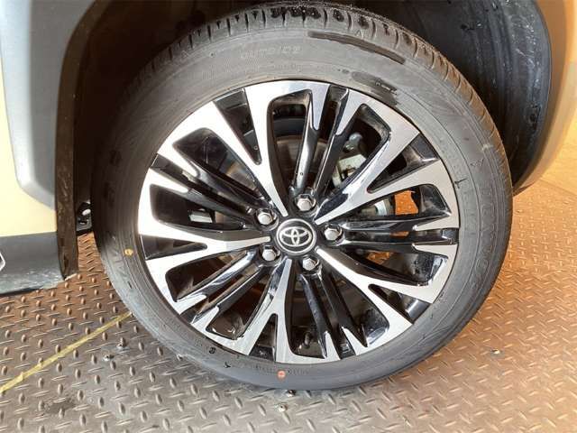 YARIS CROSS HYBRID