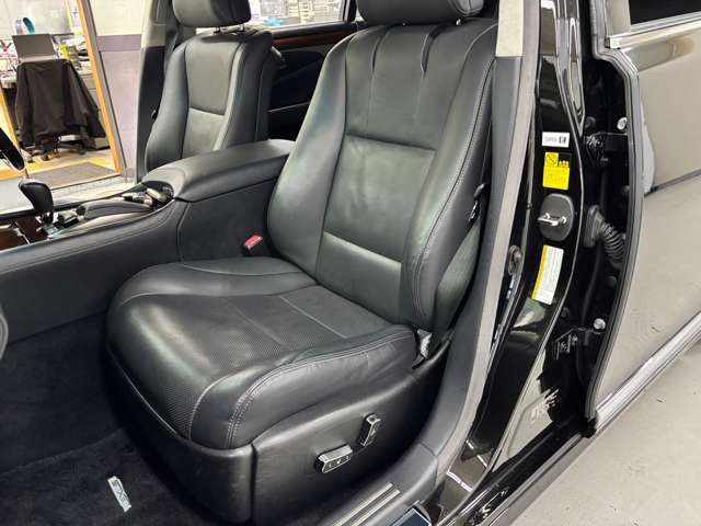 LEXUS LS600hL
