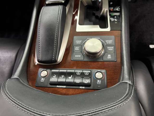 LEXUS LS600hL