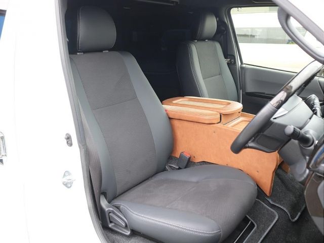 HIACE van 4WD