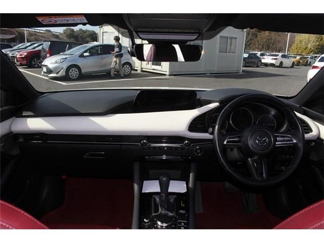 MAZDA3 FASTBACK