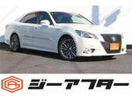 CROWN sedan hybrid