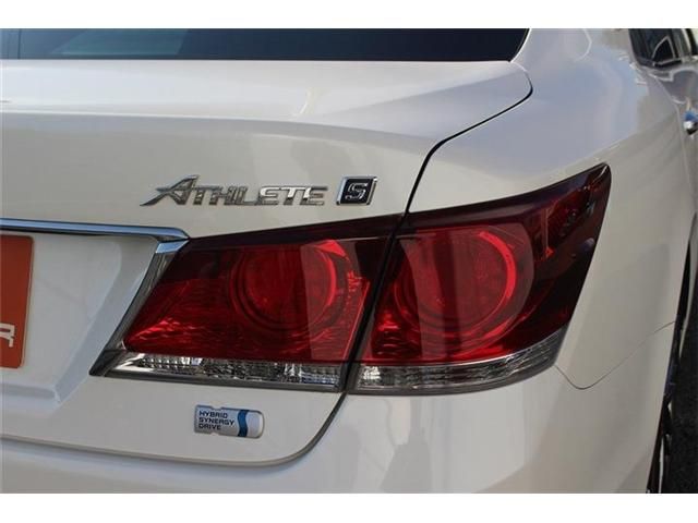CROWN sedan hybrid