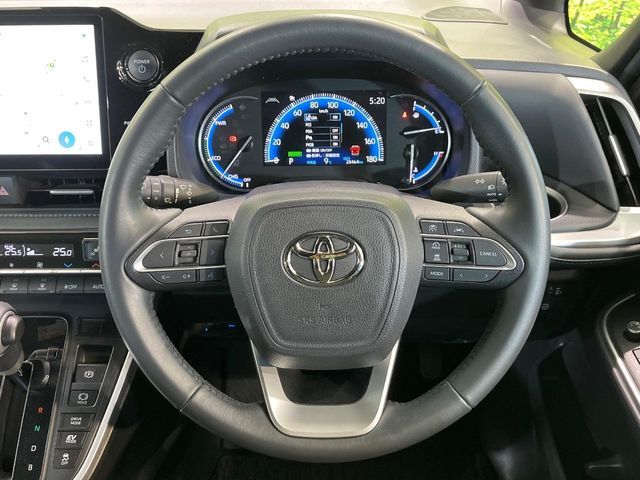 VOXY HYBRID