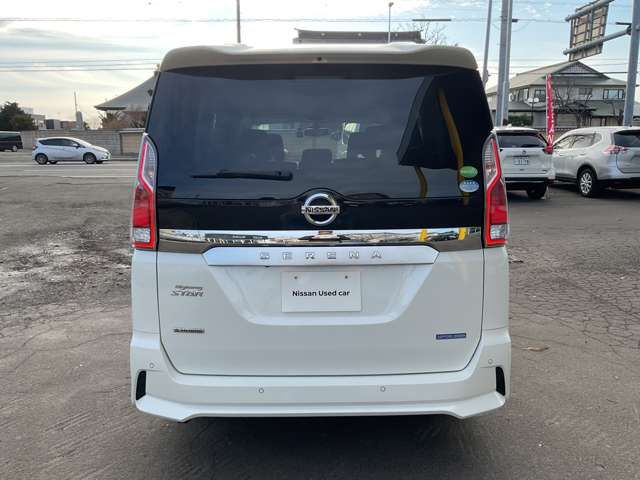 SERENA S-HYBRID 4WD