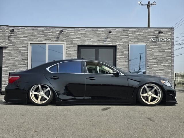 LEXUS LS460