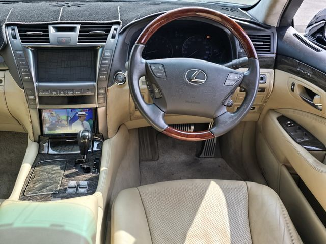LEXUS LS460