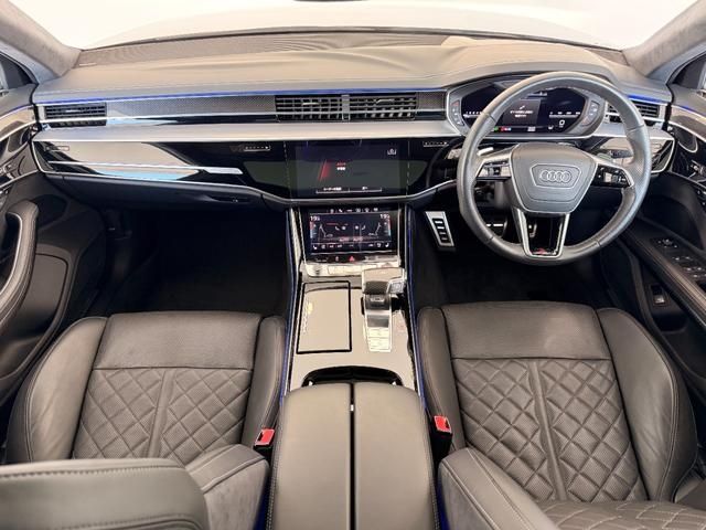 AUDI S8