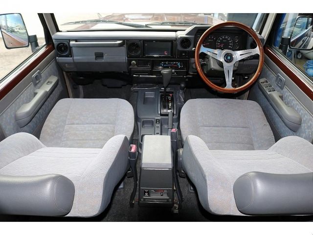 LANDCRUISER van