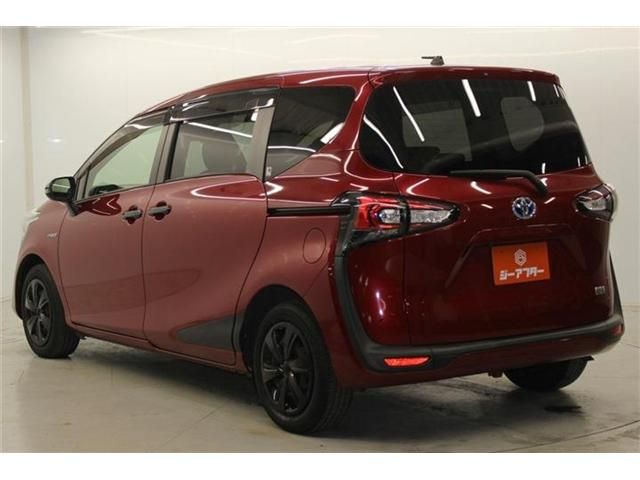 SIENTA HYBRID