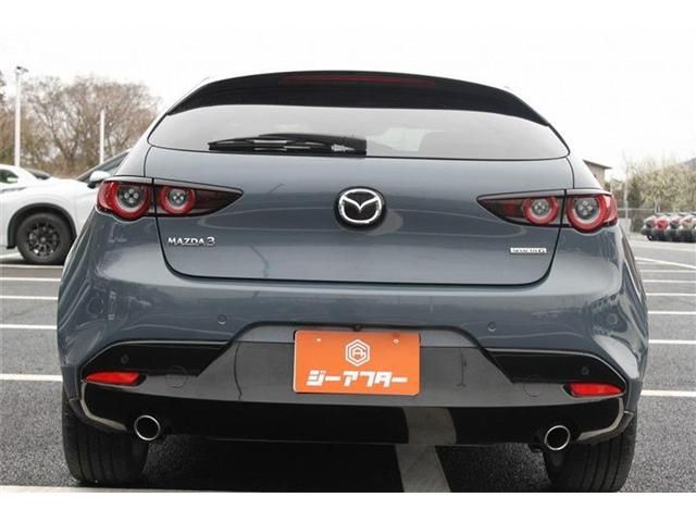 MAZDA3 FASTBACK