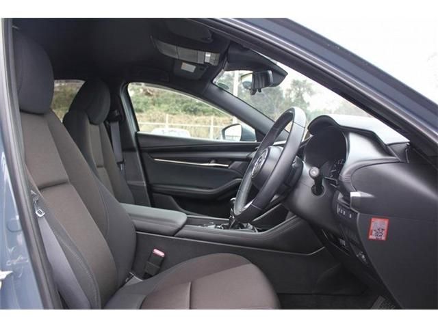 MAZDA3 FASTBACK