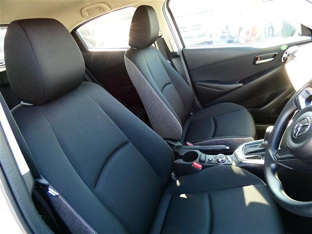 MAZDA2