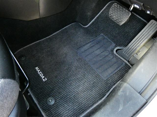 MAZDA2