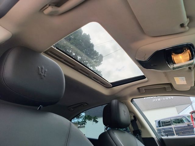MASERATI GHIBLI Sedan