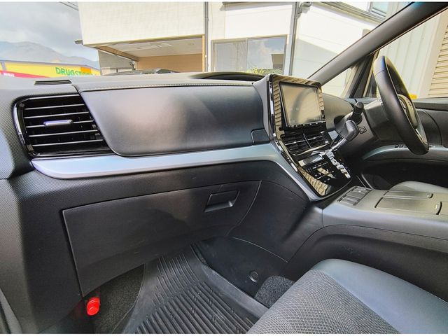 ESTIMA HYBRID 4WD