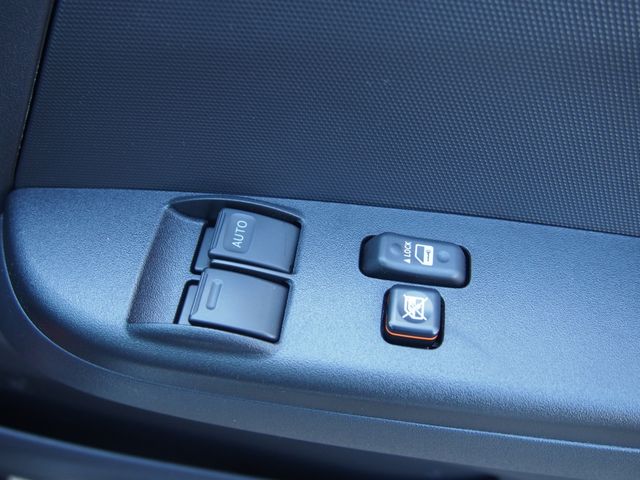 HIACE COMMUTER