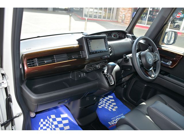 N-BOX CUSTOM
